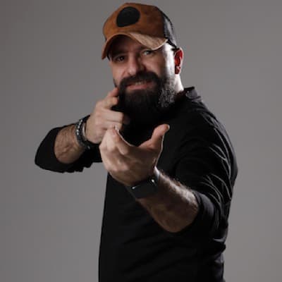 حسام عبدالعزيز